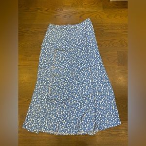 Reformation size 8 floral skirt with slit